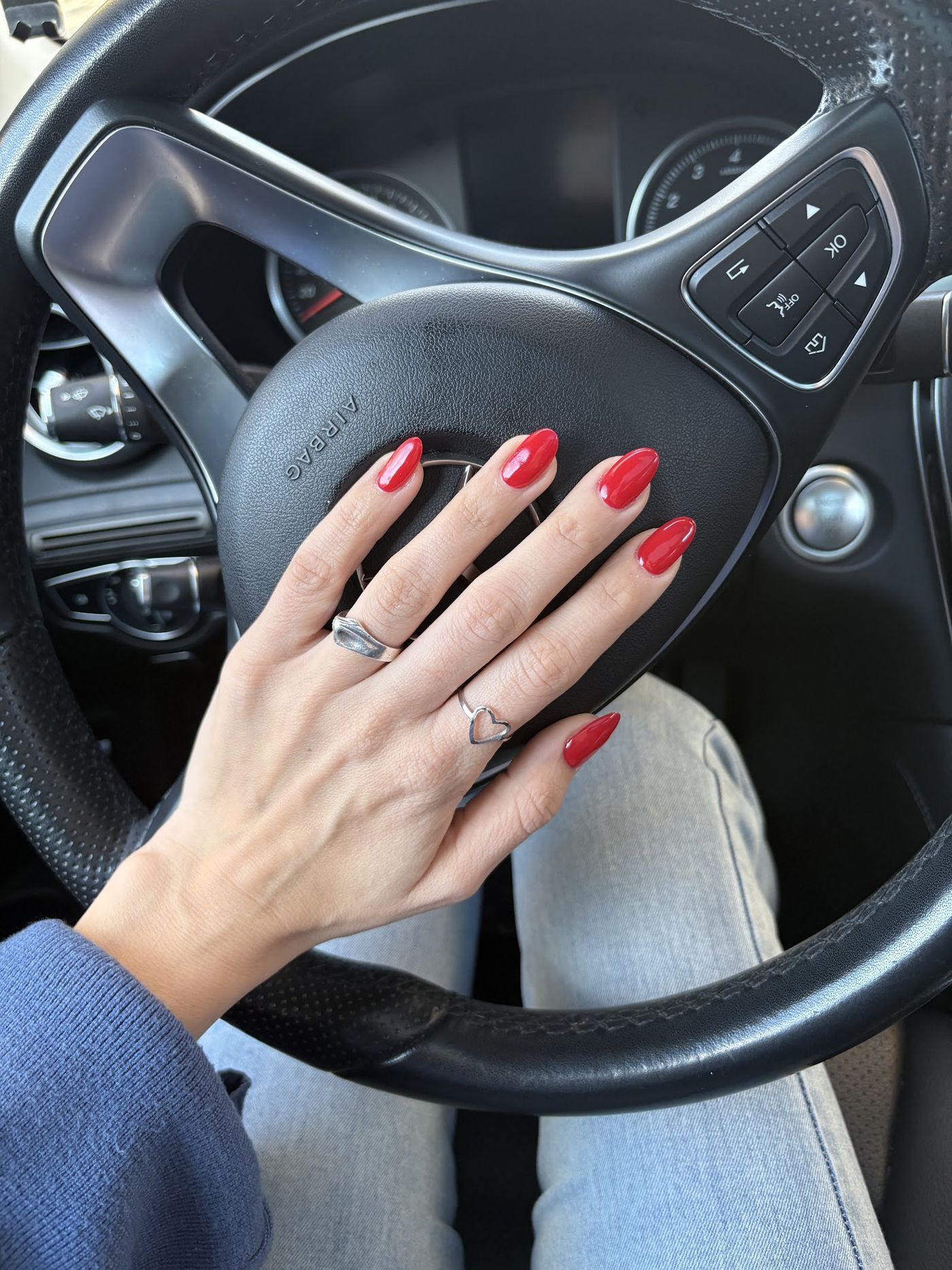 Rode amandelnagels, pas gezet